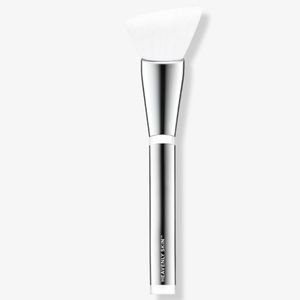 NWT IT Cosmetics Heavenly Skin Skin-Smoothing Complexion Brush #704